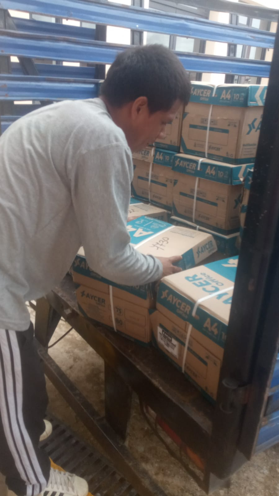 Despacho de cemento y retail en Arequipa
